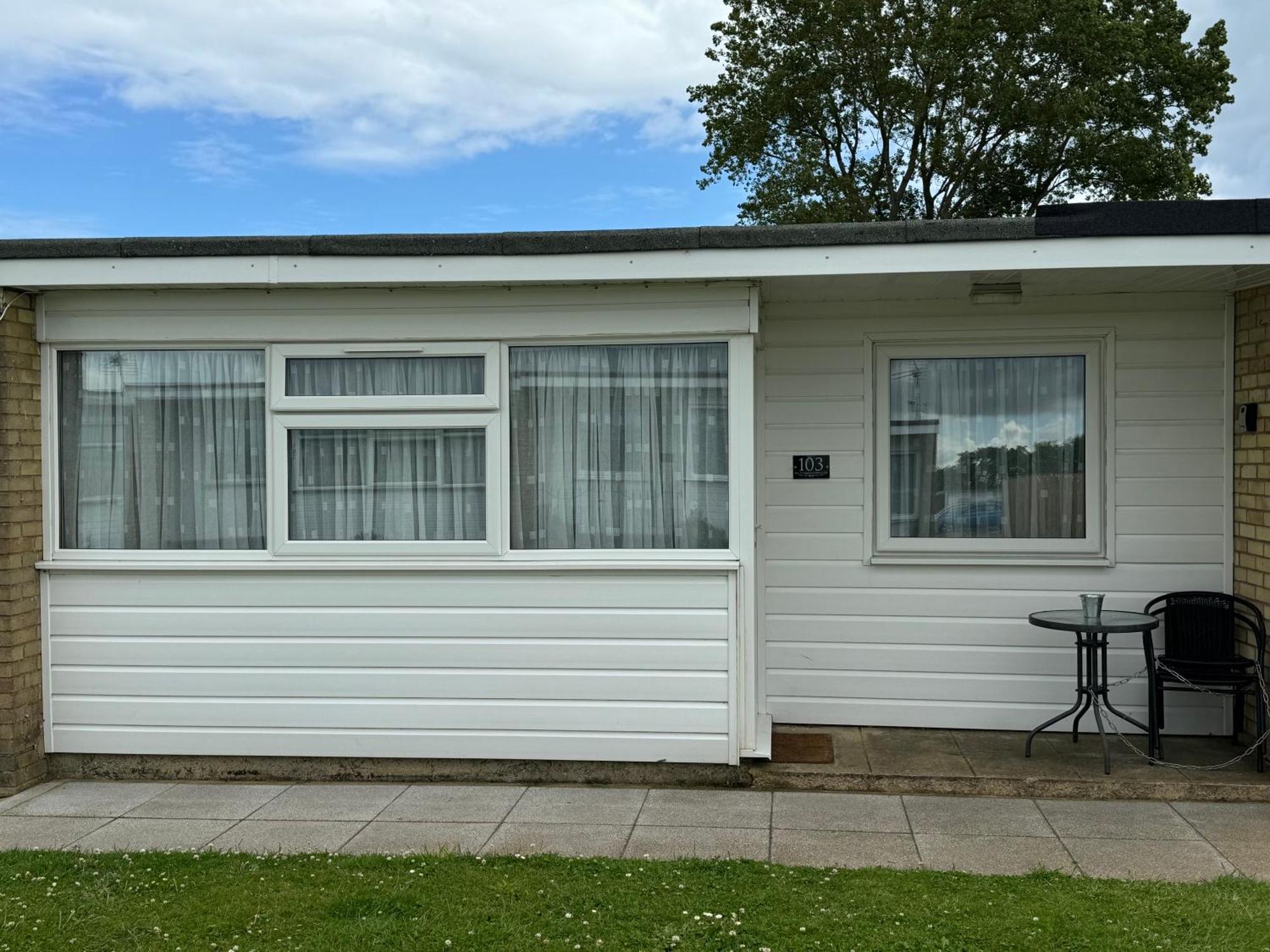 103 Sunbeach South Facing 2 Bed Chalet M And T Chalets Great Yarmouth Exterior foto