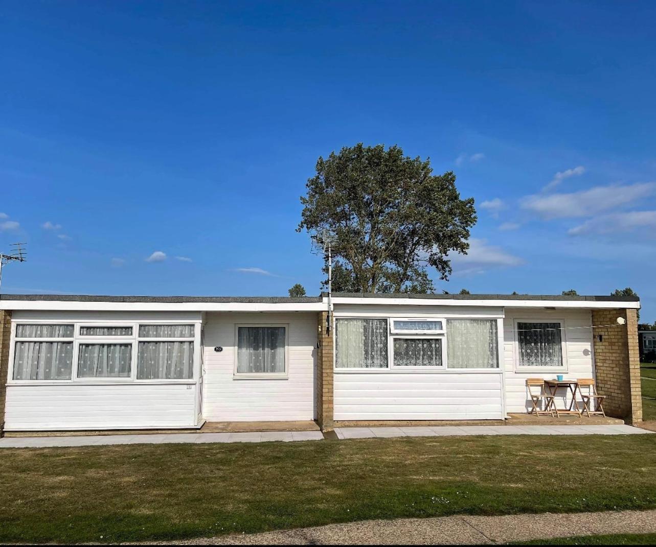 103 Sunbeach South Facing 2 Bed Chalet M And T Chalets Great Yarmouth Exterior foto